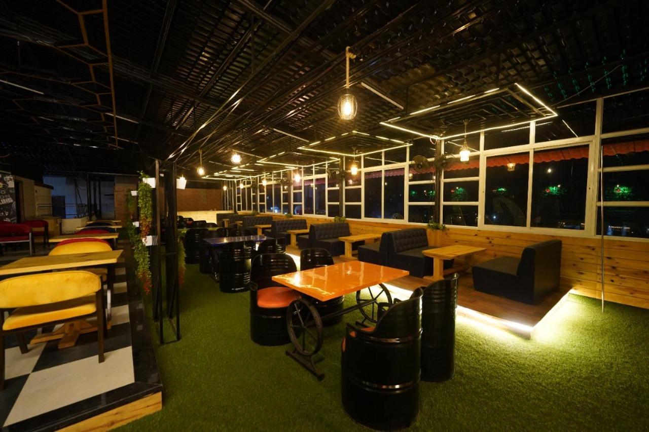 Arsh Executive Inn Дайв Экстерьер фото